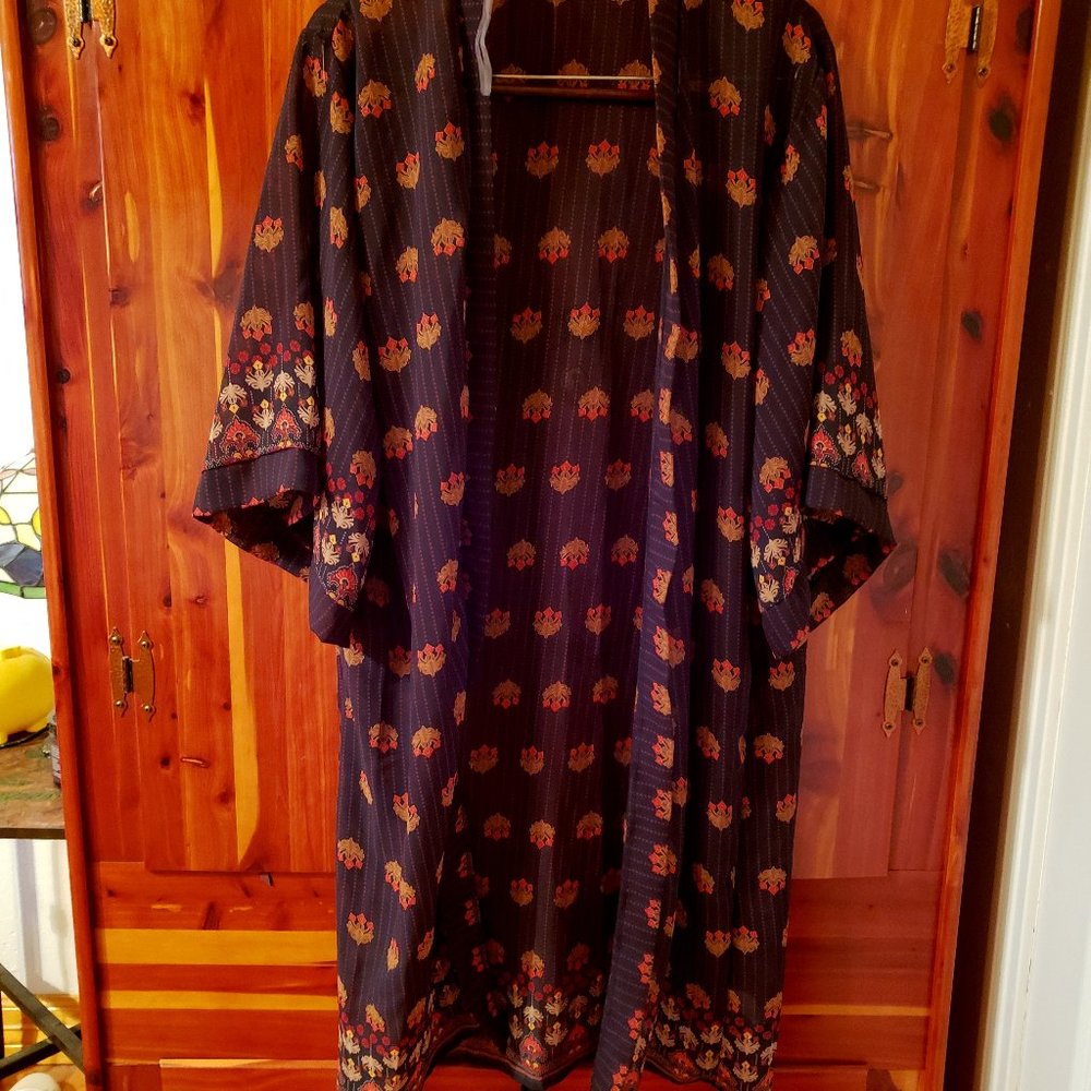 NWOT Romeo & Juliet Couture Pinstripes Design Printed Wrap Kimono L
